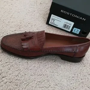 Bostonian | Shoes | Bostonian Montgomery Tan Weave Tassle 